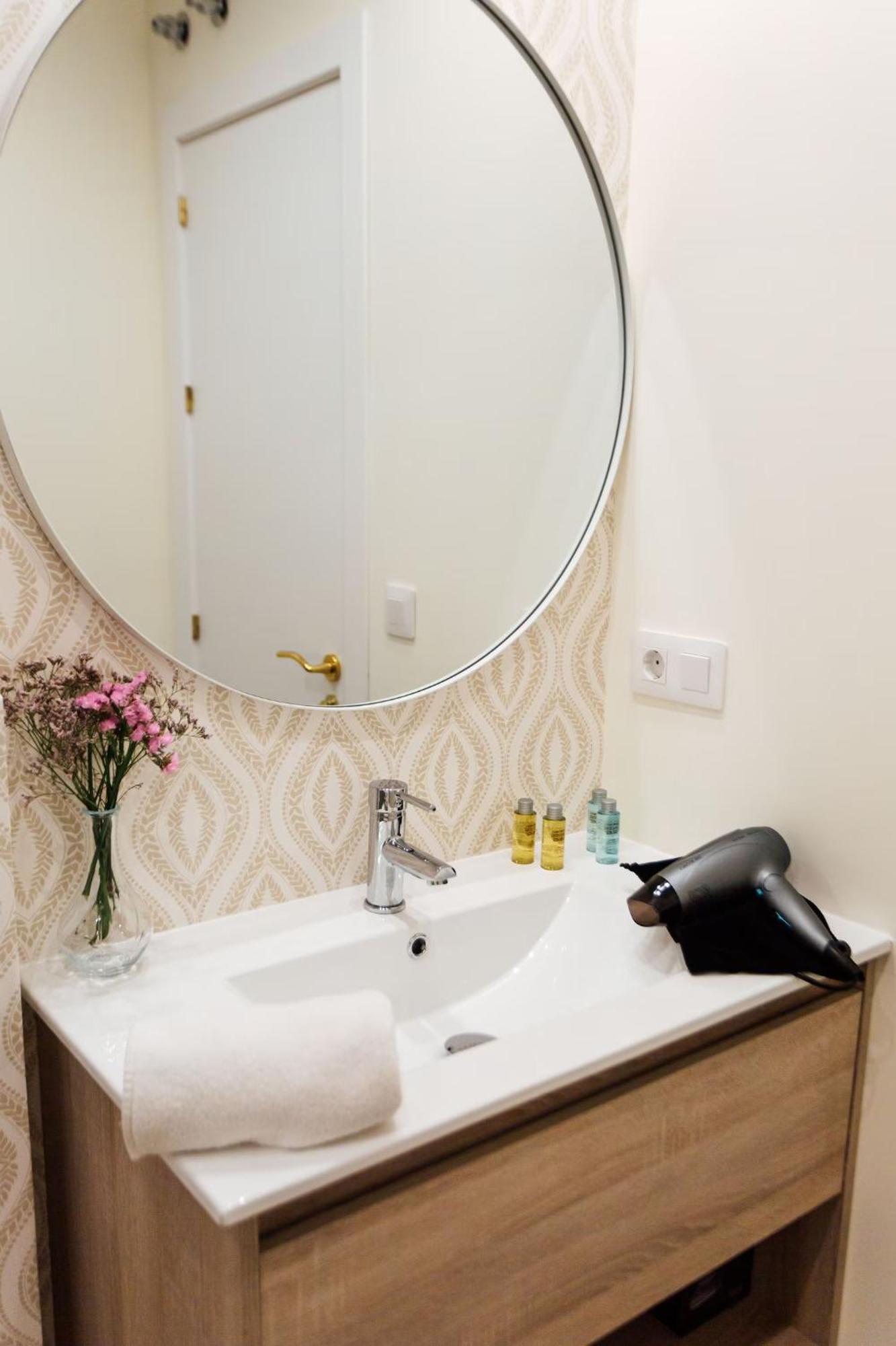 Apartamento Reformed And Comfy- 2Bd 2Bth- Arenal Sevilla Exterior foto